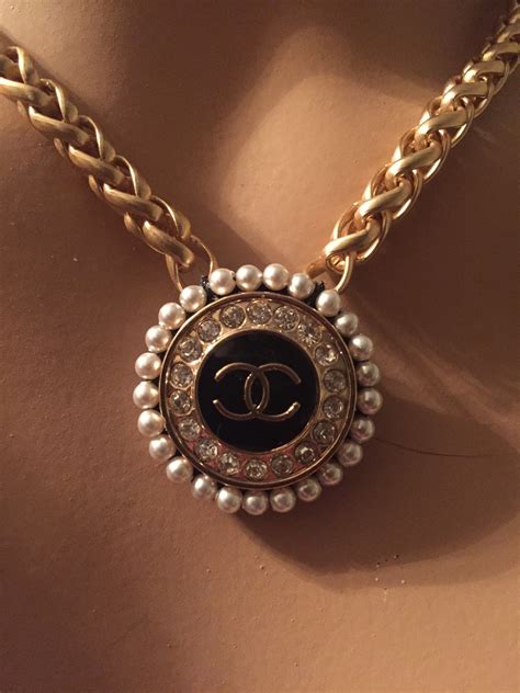 chanel button necklace